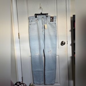 Women's Brand NEW 501 Skinny Levi's Light Blue Ripped Jeans. Size 32x32